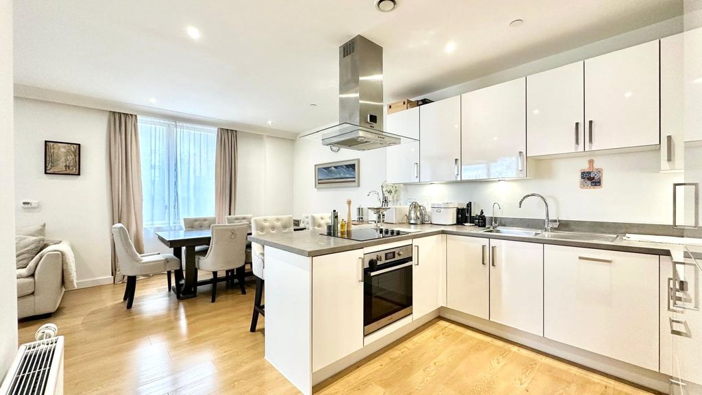 Property photo 3 of 19 Picture No. 04