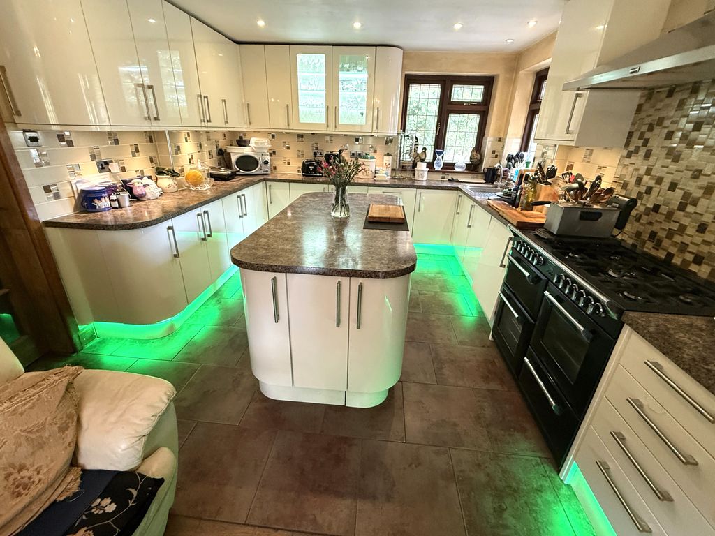 Additional image 10 of 6 bed detached house for saleBenellen Road, Bournemouth BH4