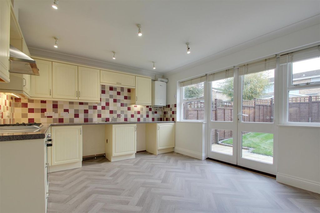 Property photo 3 of 22 Kitchen Diner