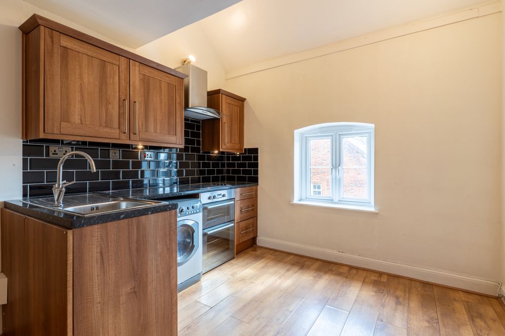 Property photo 2 of 16 5388522