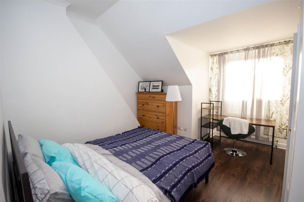 Property photo 3 of 6