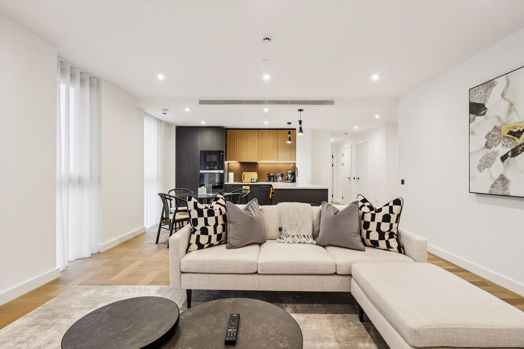 Property photo 3 of 14 Image