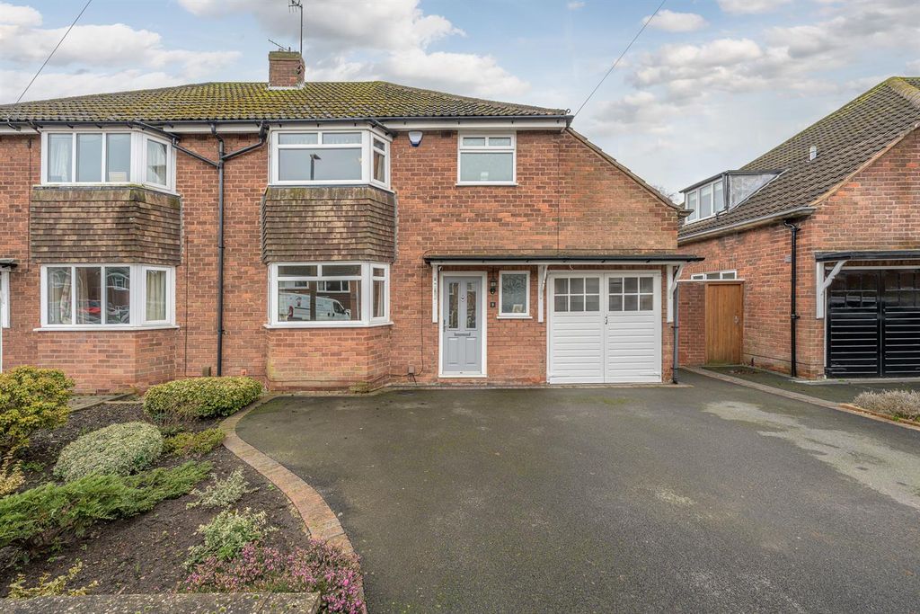 Property photo 1 of 32