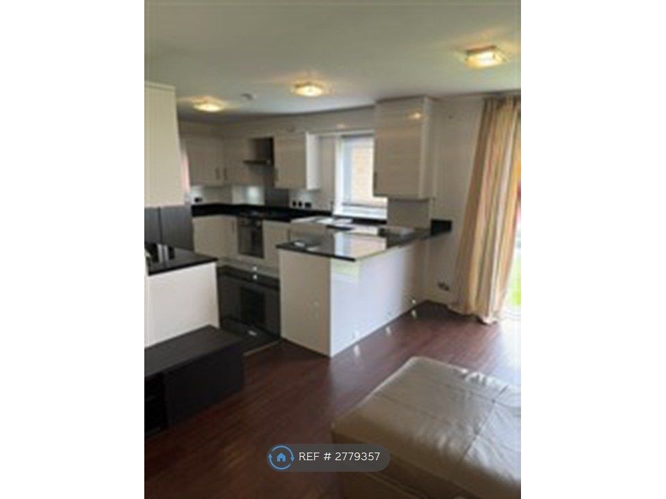 Property photo 3 of 18 Kitchen