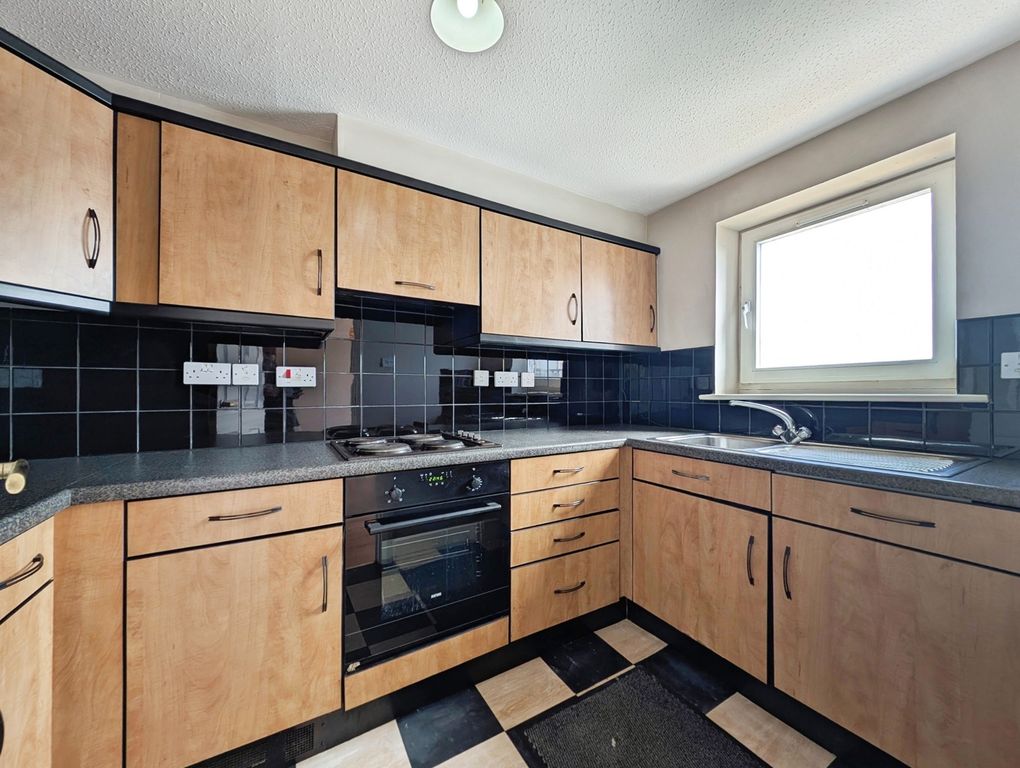 Property photo 2 of 10 Pbox-Img.Jpg