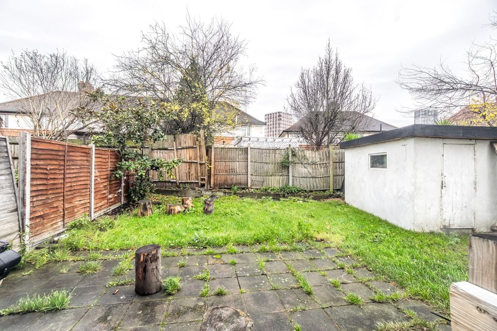 Property photo 3 of 6