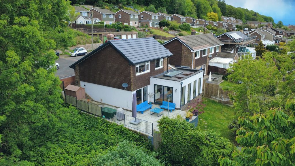 Property photo 1 of 31