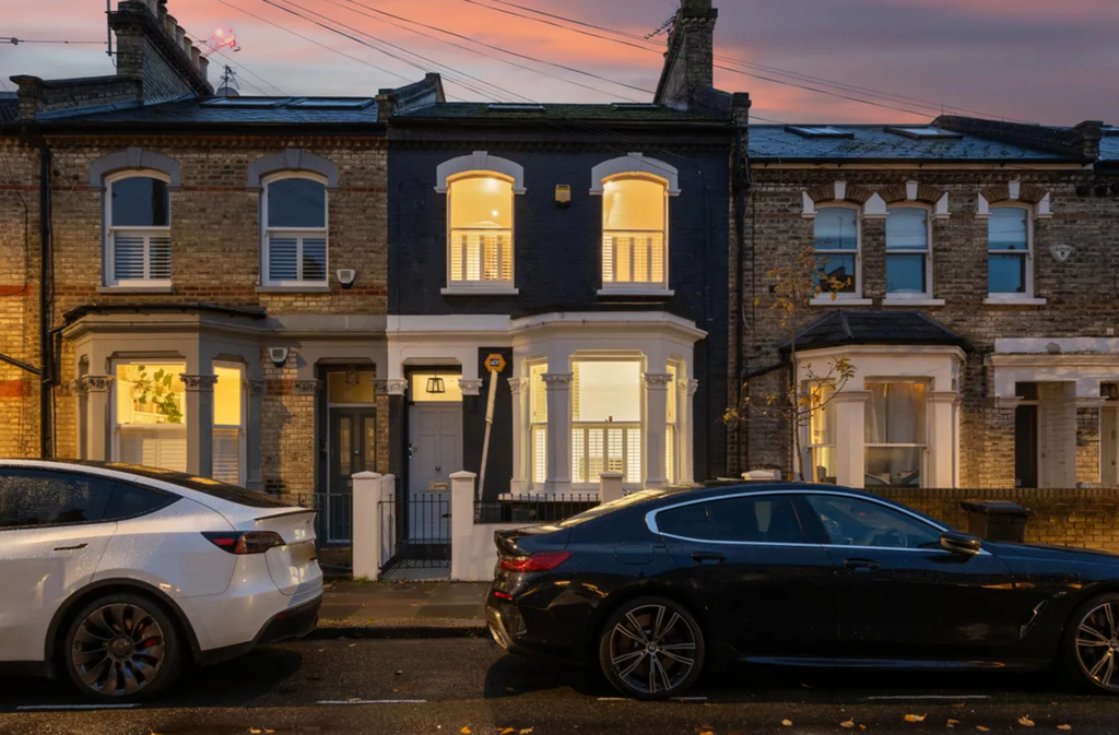 Property photo 1 of 16