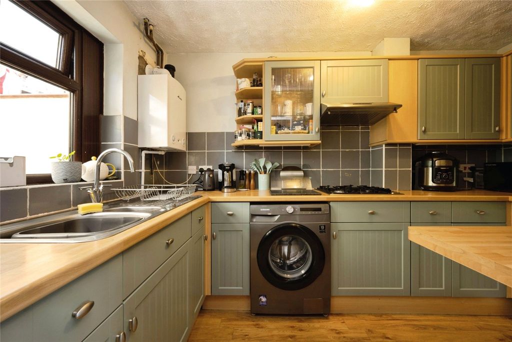 Property photo 3 of 16 Picture No. 23