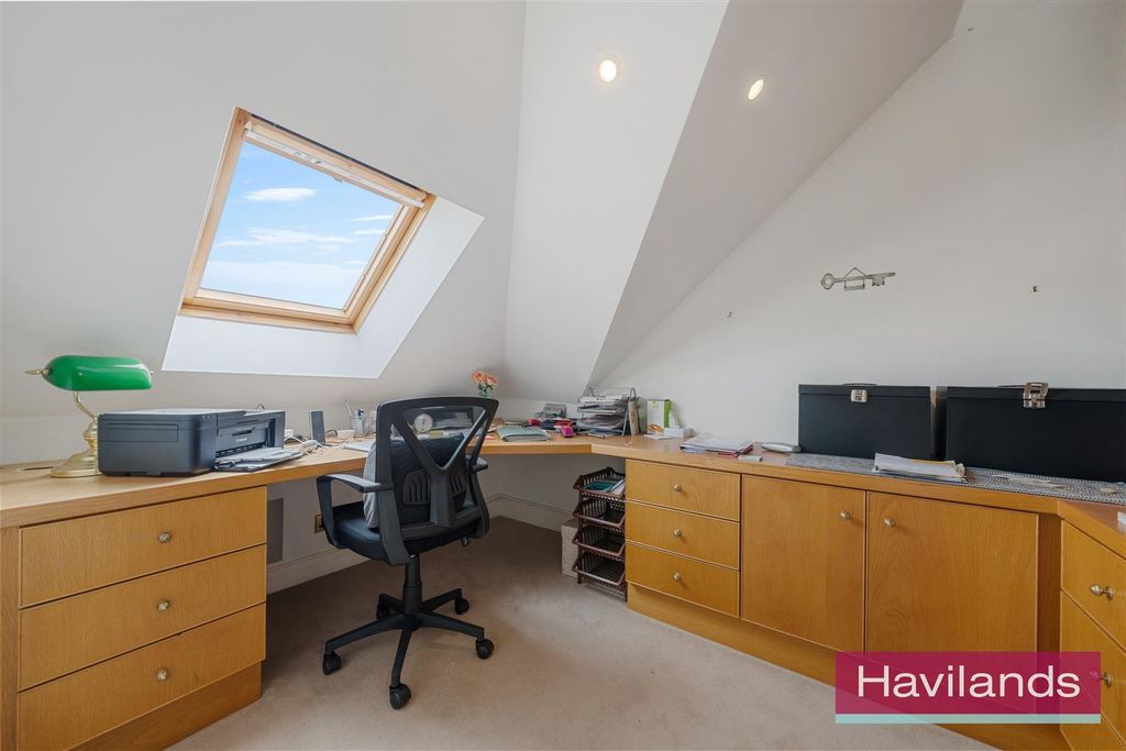 Additional image 16 of 3 bed flat for saleCrescent Road, Enfield EN2