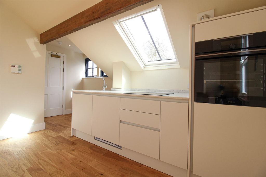 Property photo 3 of 6 Kitchen