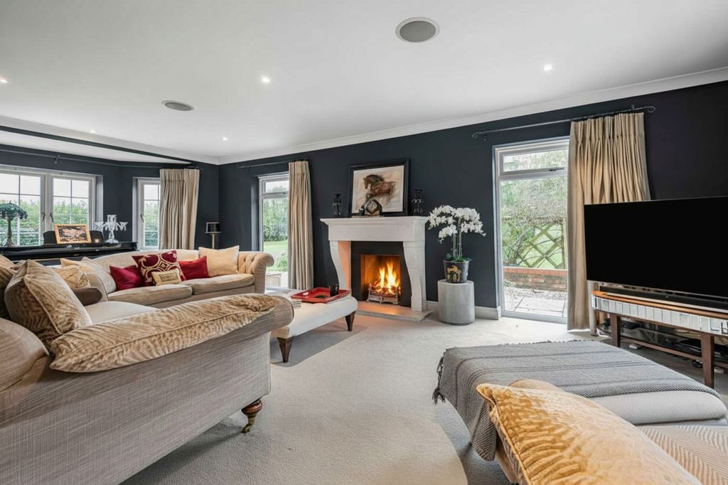 Property photo 3 of 20