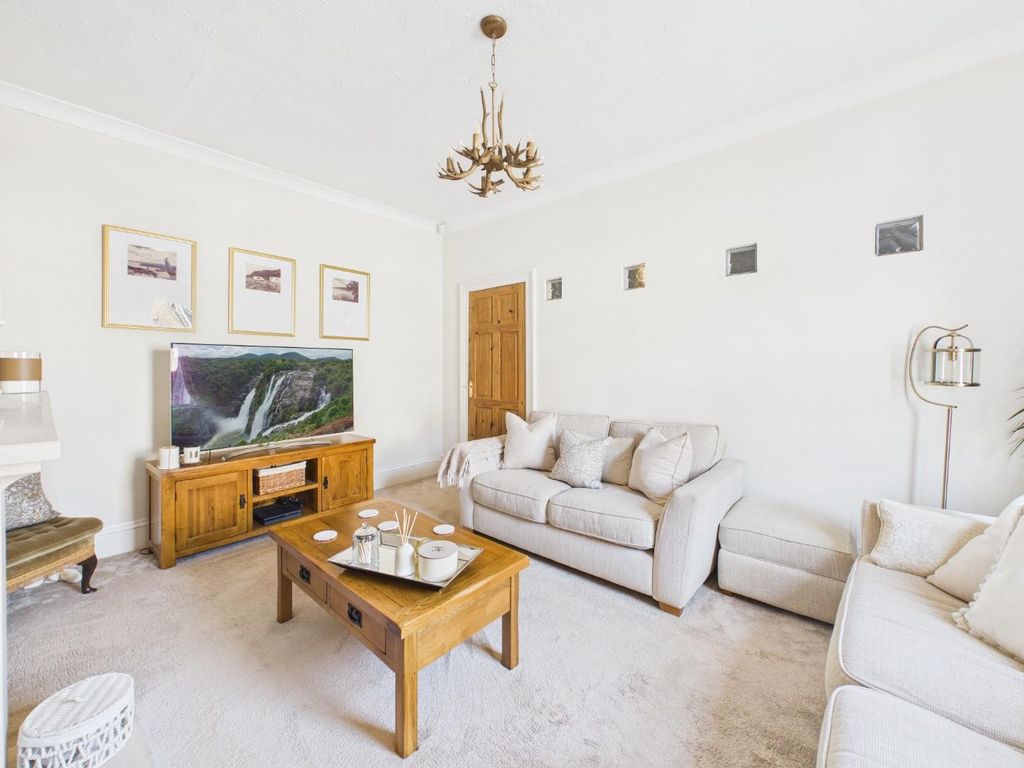 Property photo 3 of 19 Cam04899G0-Pr0329-Still006.Jpg