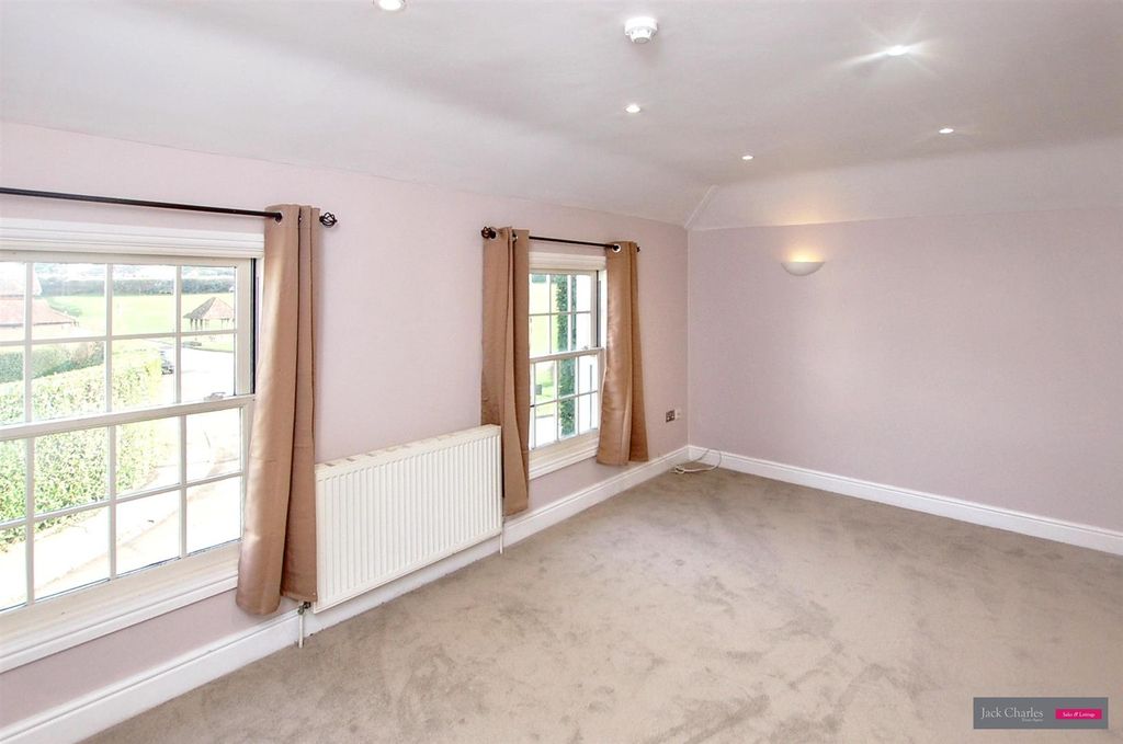 Property photo 2 of 13 Dsc_0329 (2).Jpg