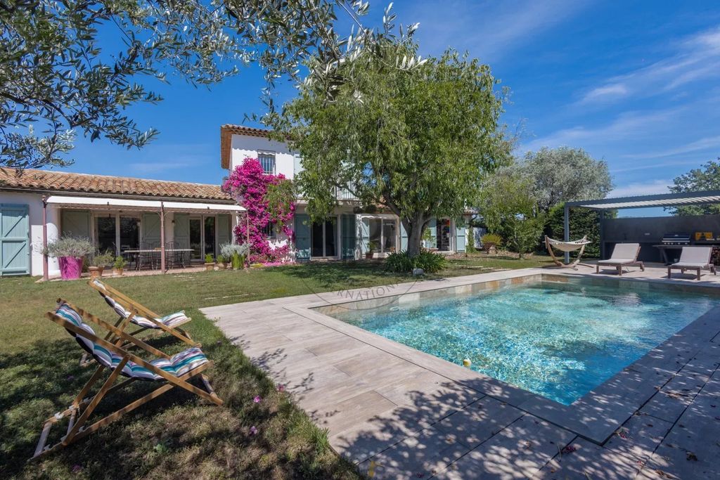 Property photo 1 of 33 Mougins - Quiet Residential Area