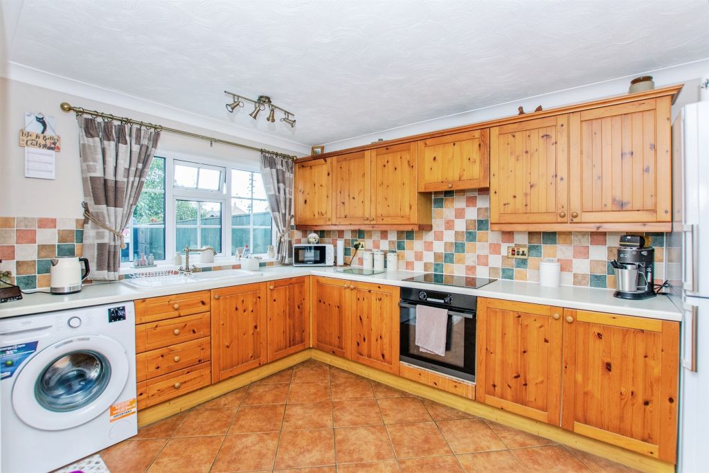 Property photo 2 of 19