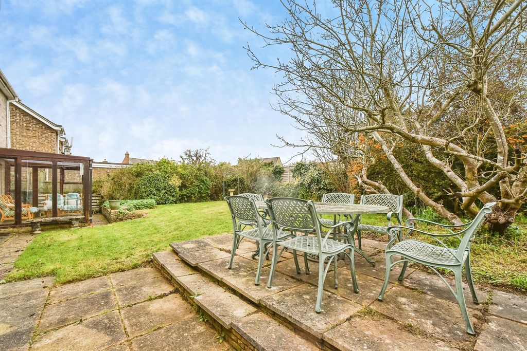 Property photo 2 of 23
