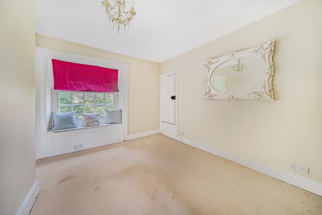 Property photo 3 of 10 Bedroom