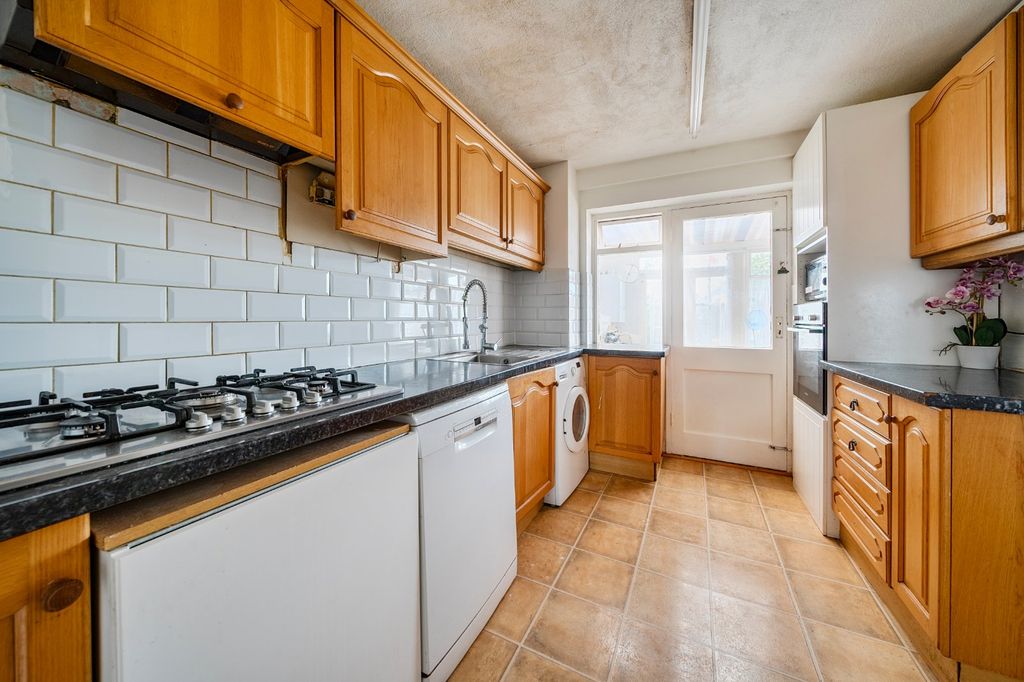 Property photo 2 of 15 Kitchen