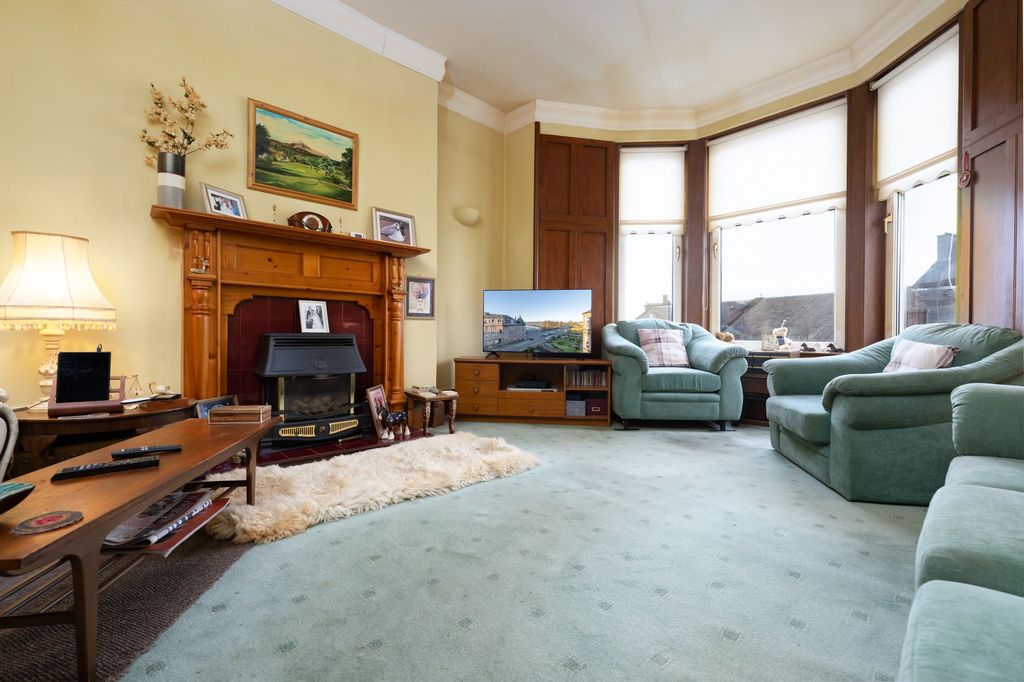 Property photo 2 of 22