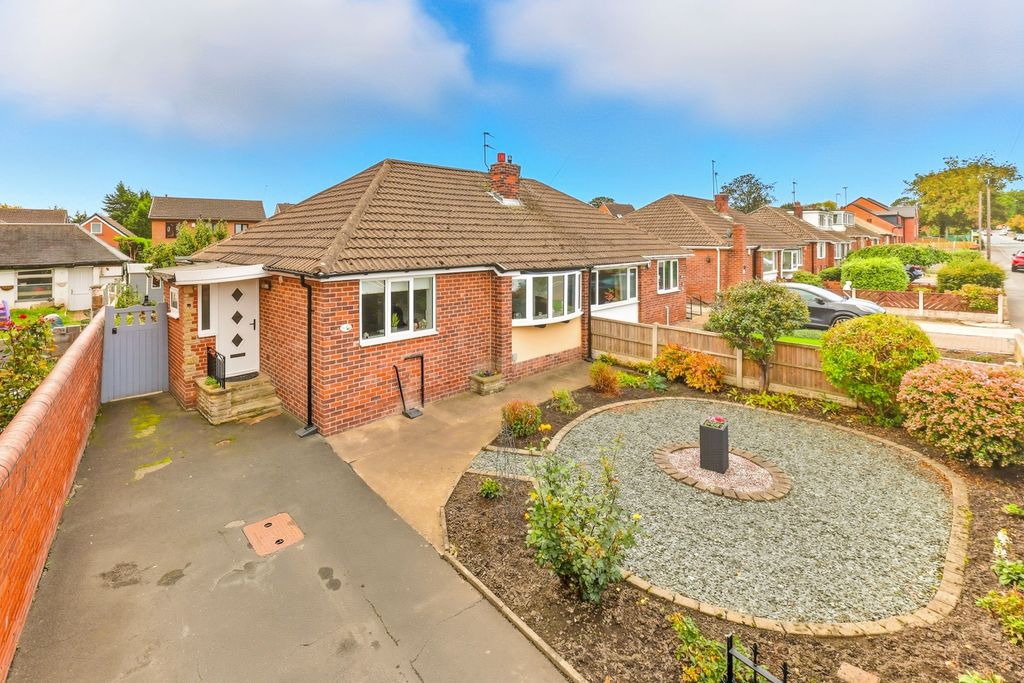 Property photo 1 of 14 The Bungalows - Ewemove Pontefract - Front
