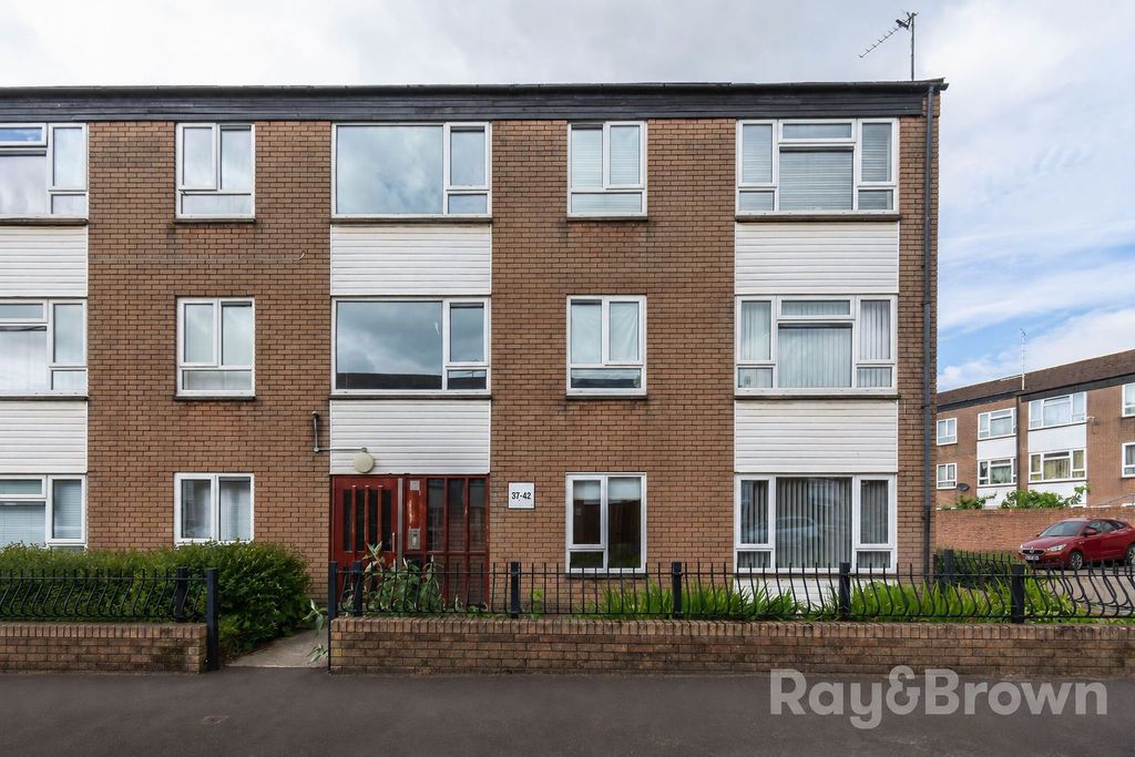 Property photo 1 of 36