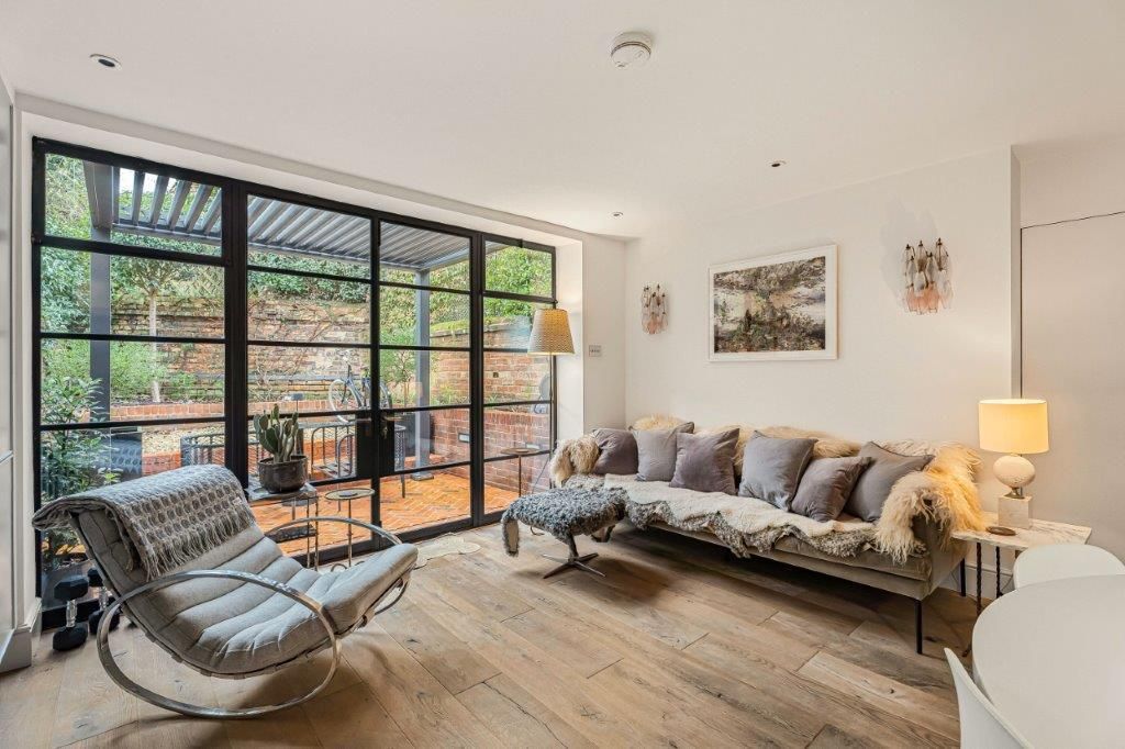 Property photo 3 of 21 Image