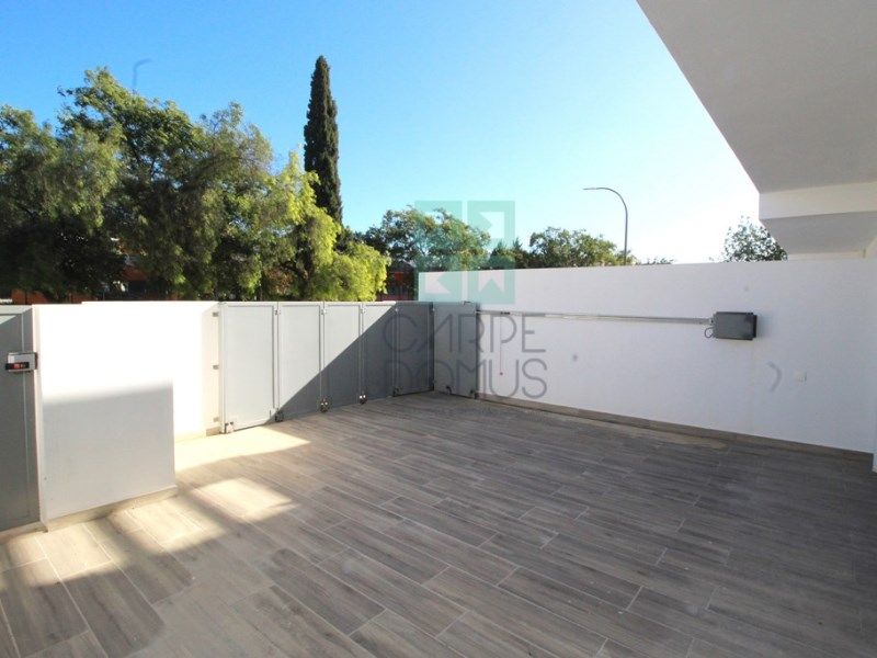Property photo 1 of 35