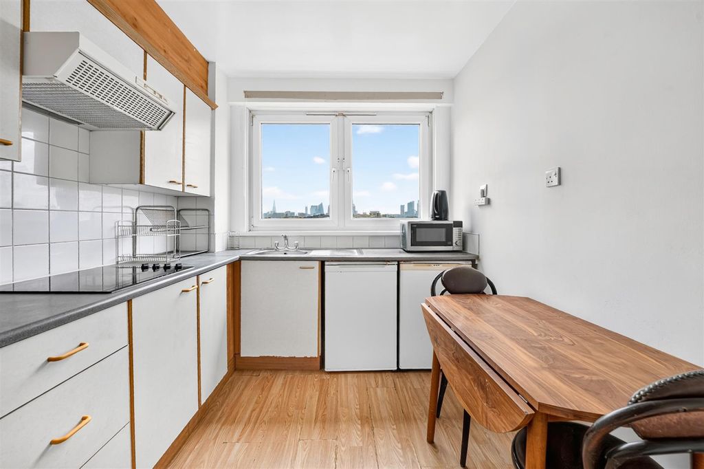 Property photo 3 of 14 Kitchen