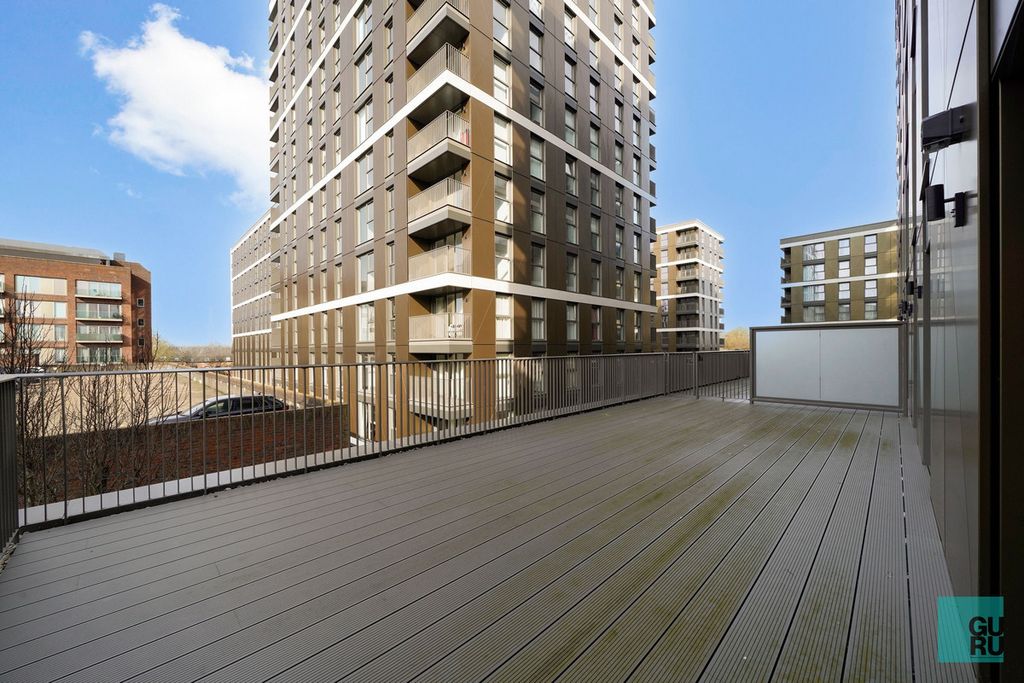 Property photo 2 of 14