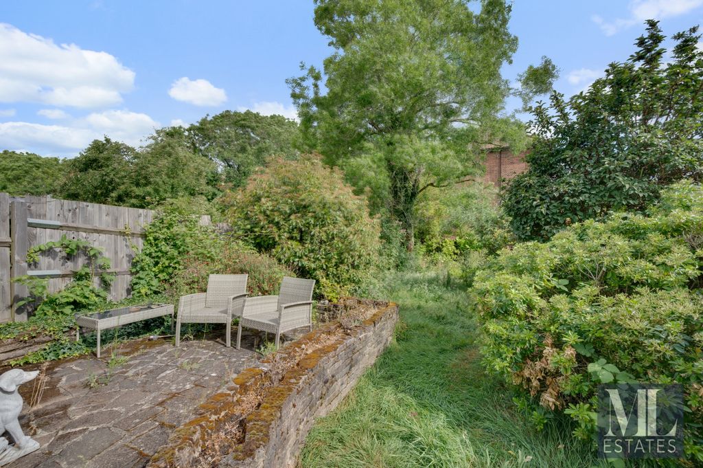Property photo 2 of 11 Photo 15