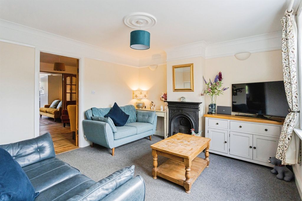 Property photo 2 of 23