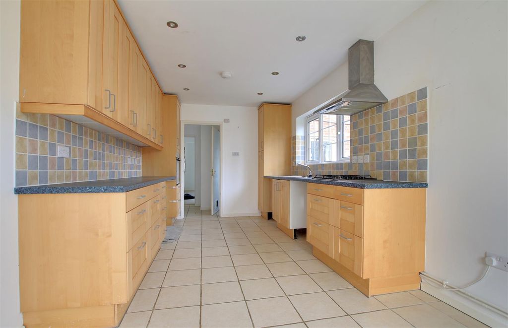 Property photo 3 of 14 Img_5876-Img_5878.Jpg