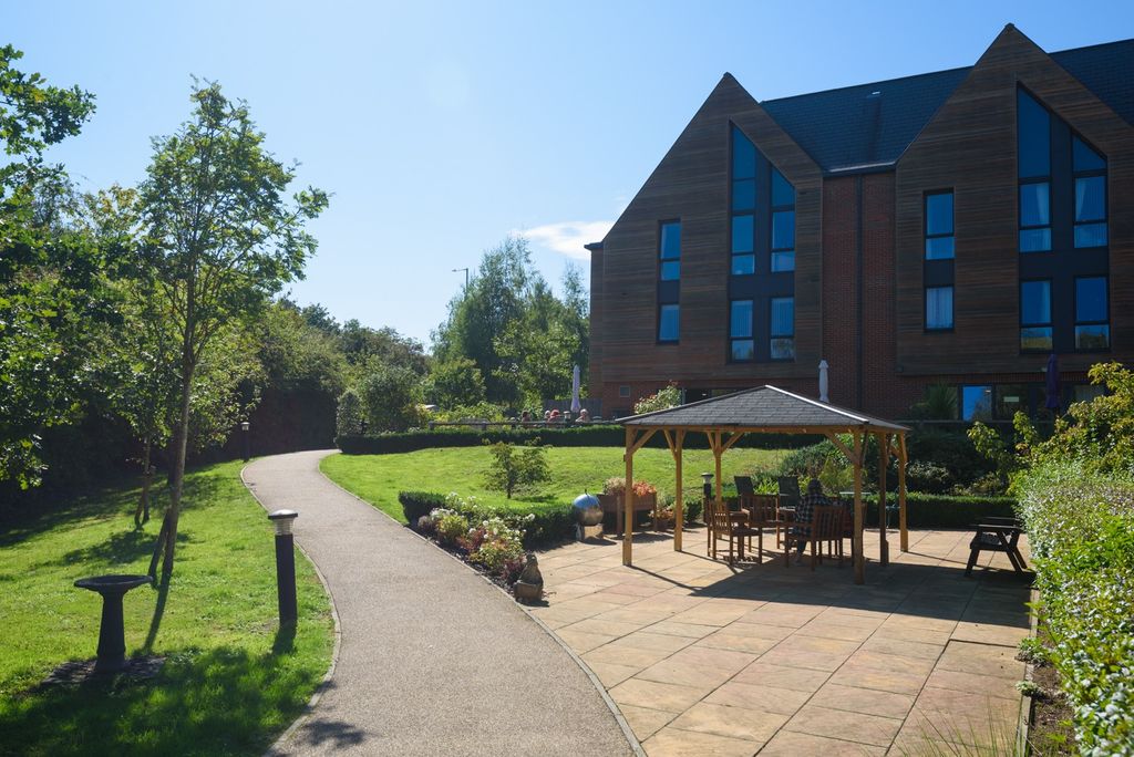 Property photo 1 of 12 4507992