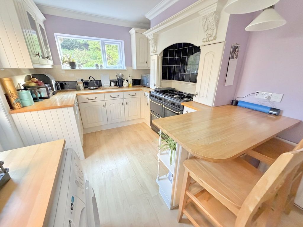 Property photo 2 of 30