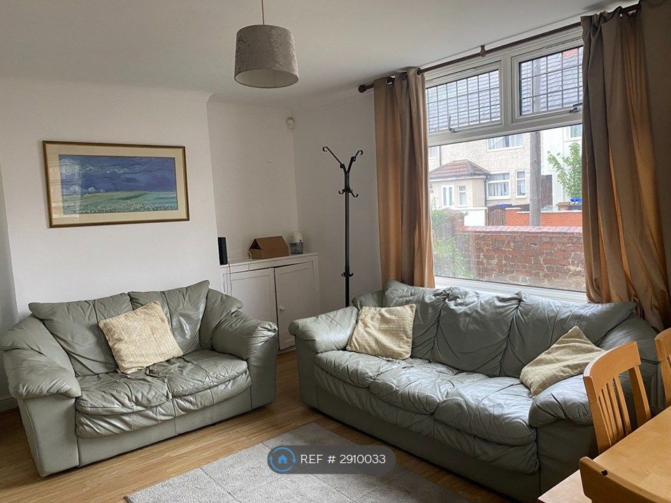 Property photo 3 of 17