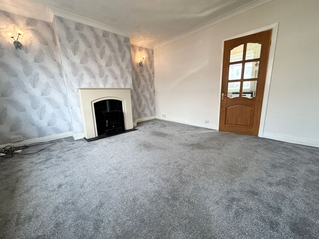 Property photo 3 of 14 Living Room