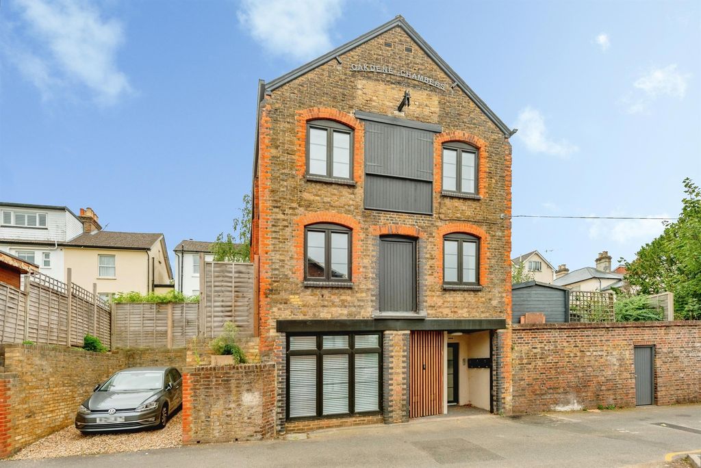 Property photo 1 of 12