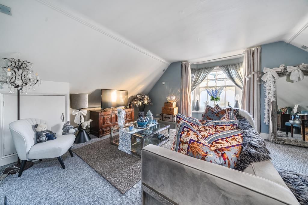 Property photo 3 of 13 Living Area