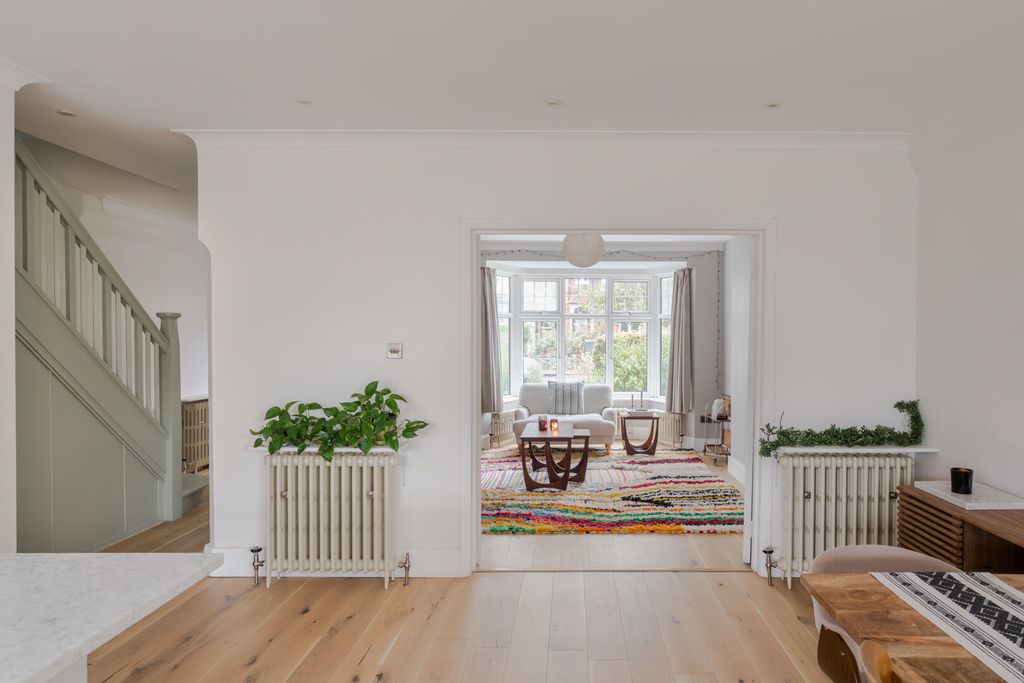 Property photo 2 of 21 Living Room