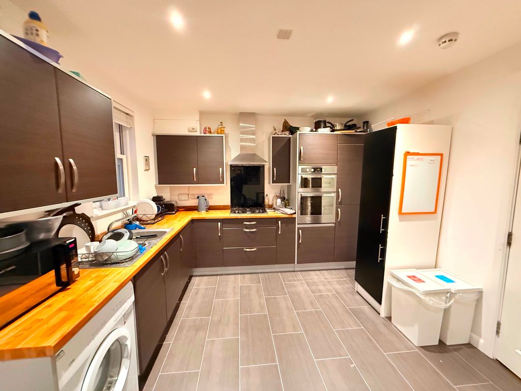 Property photo 1 of 3
