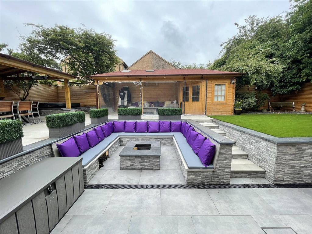Additional image 18 of 4 bed property for saleShackleton Drive, Daventry NN11