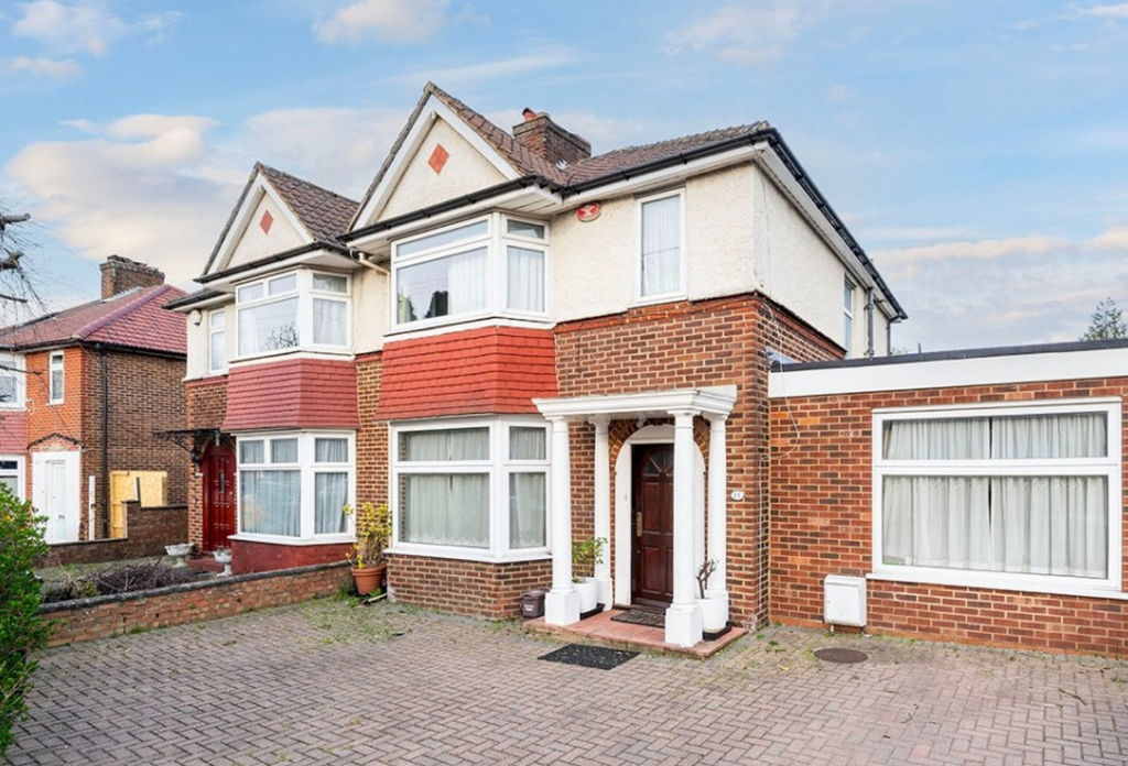 Property photo 2 of 10