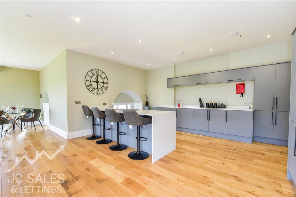 Property photo 1 of 34 Dsc_4274.Jpg