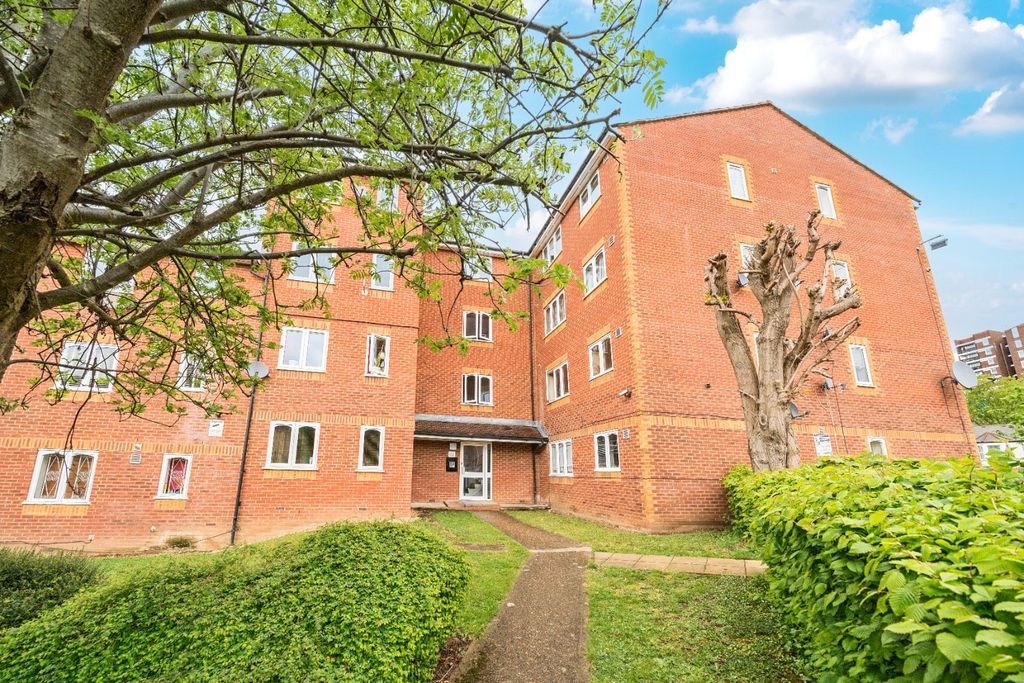 Property photo 2 of 4 4140586