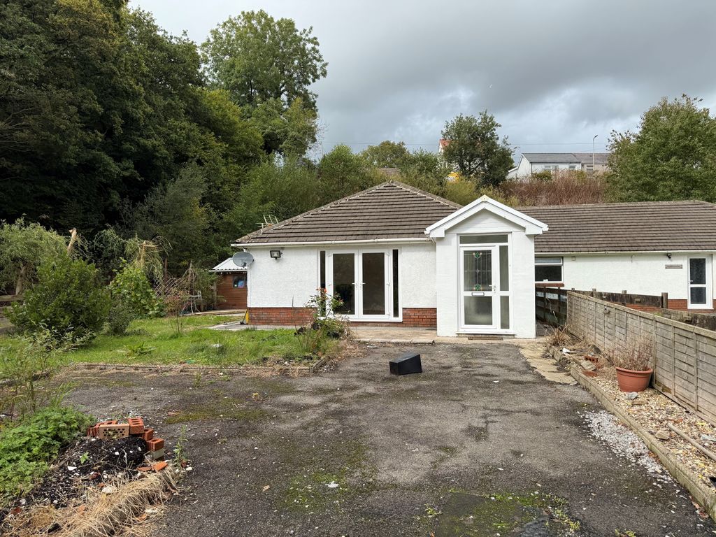 Property photo 1 of 9 Front