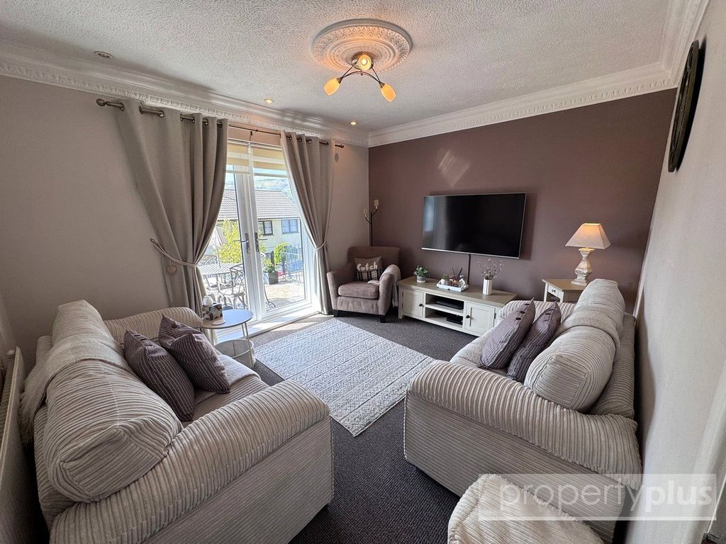 Property photo 3 of 20 Picture No. 12