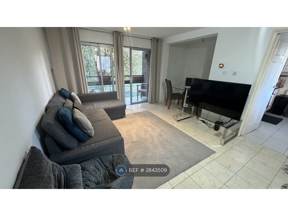 Property photo 2 of 23