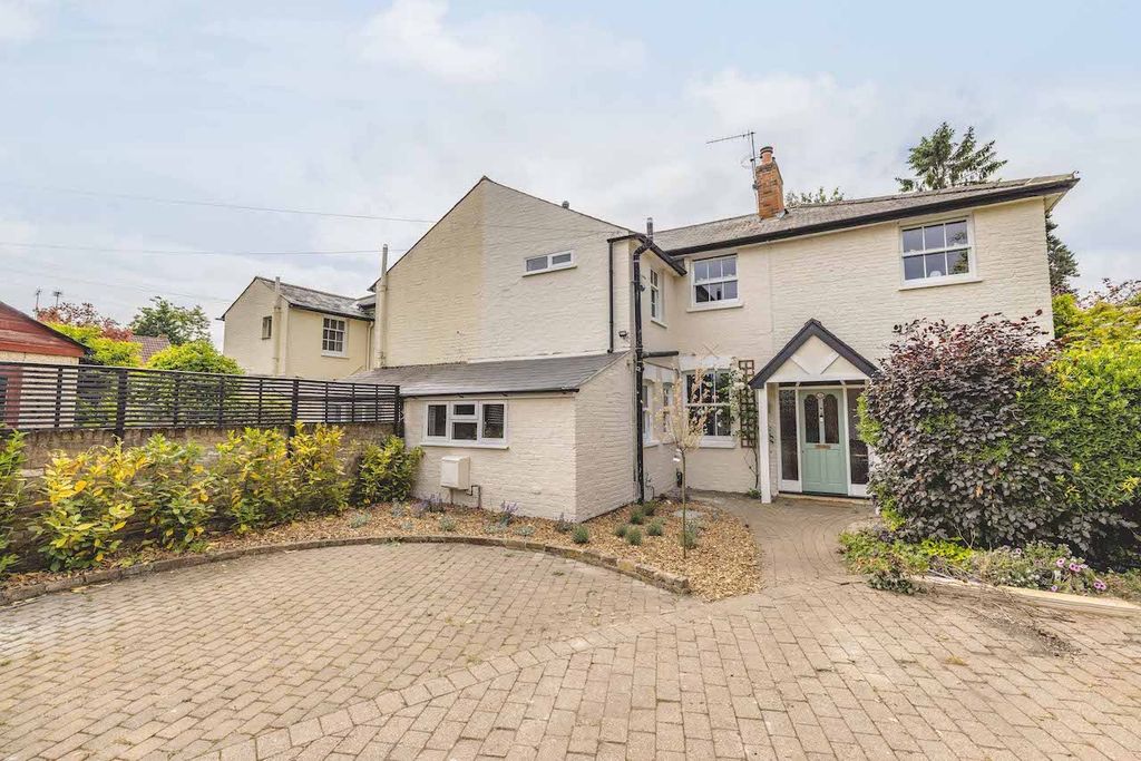 Property photo 1 of 28