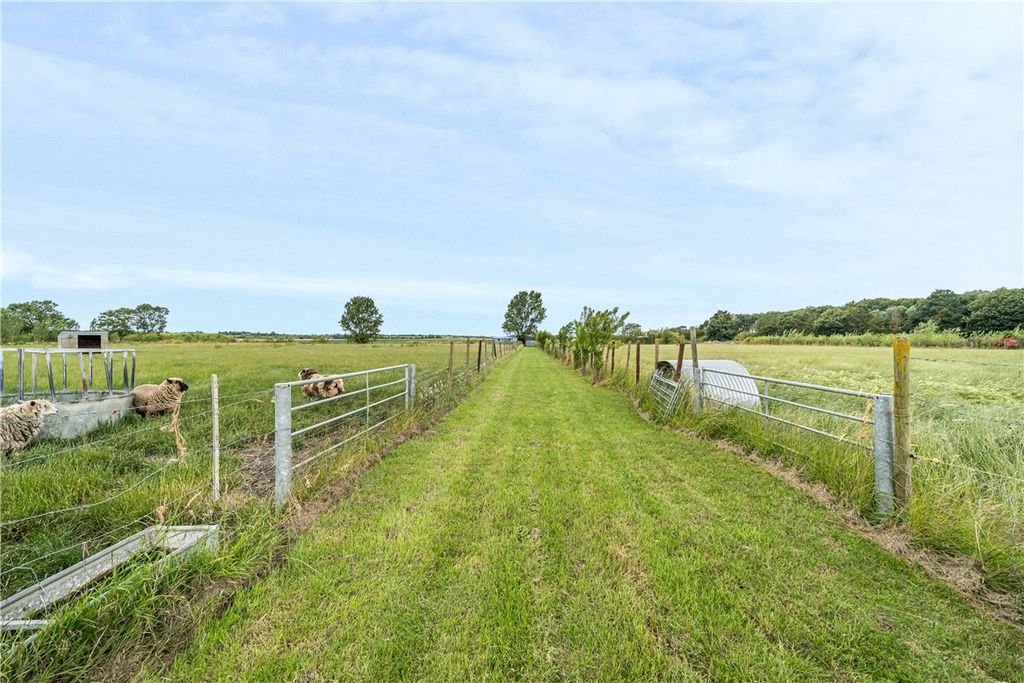 Property photo 3 of 37